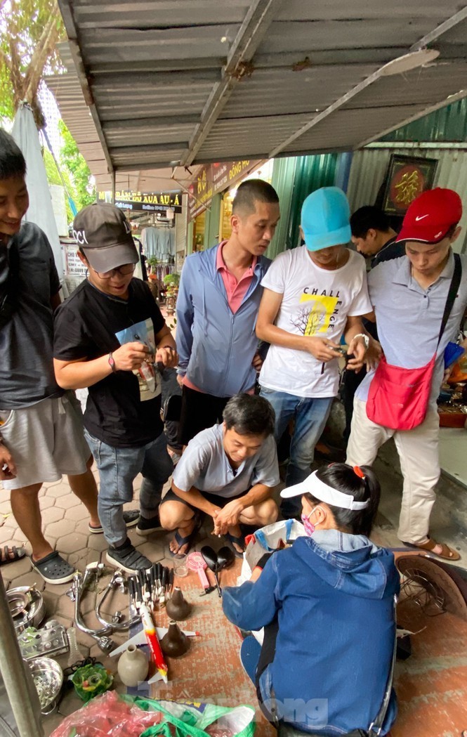 La lung cho phien do cu cua nhung nguoi ua hoai niem-Hinh-6