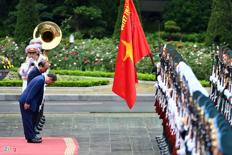 Mot ngay hoat dong cua Thu tuong Nhat tai Ha Noi