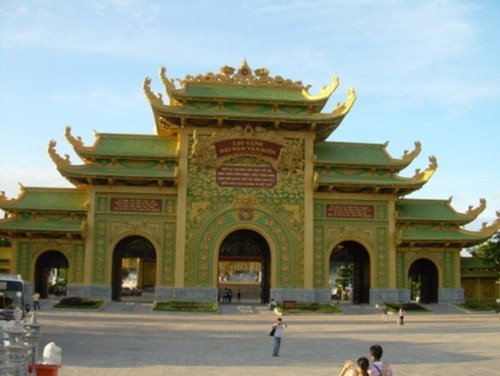 Thuc hu ve viec khu du lich Dai Nam khong dong cua