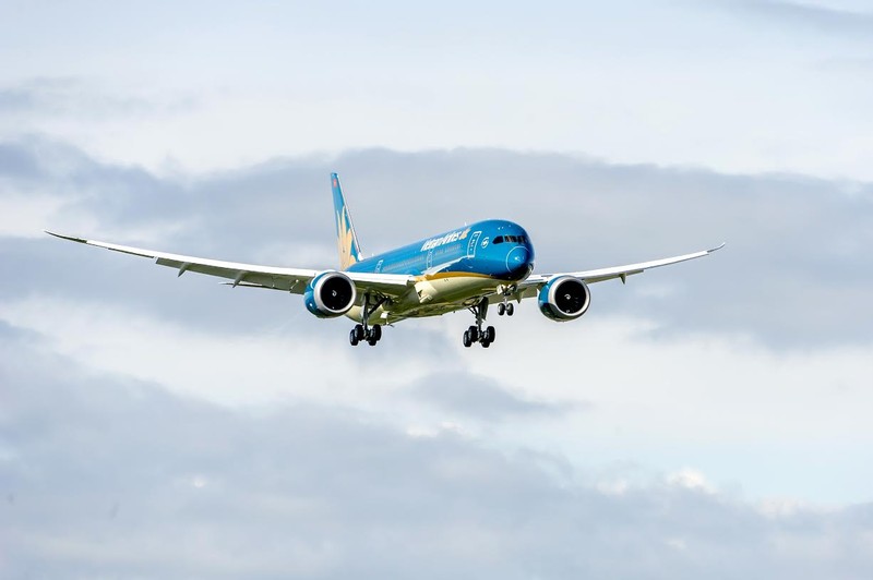 May bay Boeing 787-9 Dreamliner Vietnam Airlines cat canh-Hinh-3