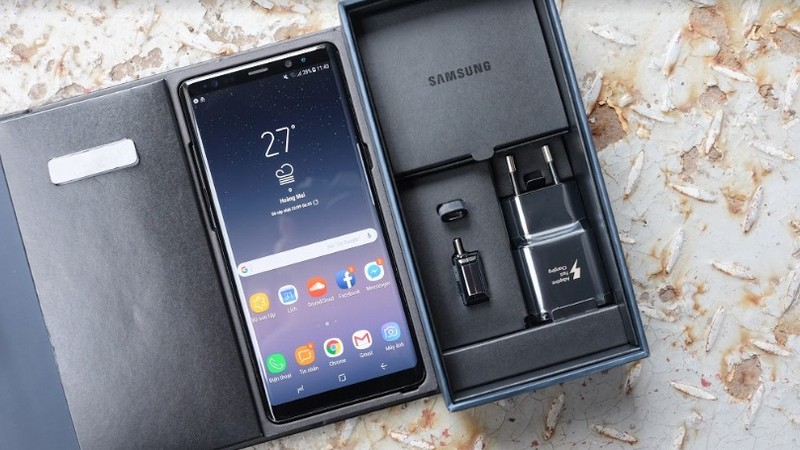 Mo hop Galaxy Note 8, doi thu so 1 cua iPhone X-Hinh-3