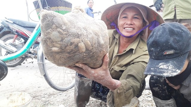 Kiem tien “de ot” nho gia cua dong sot xinh xich