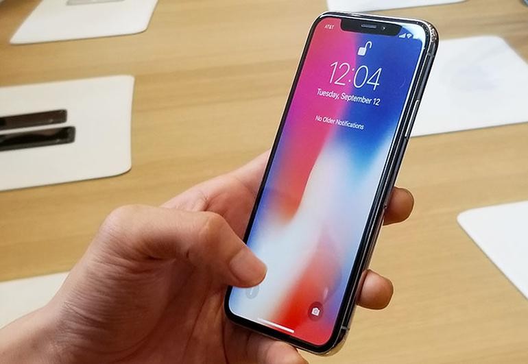 Apple khac phuc loi iPhone X te liet khi troi lanh