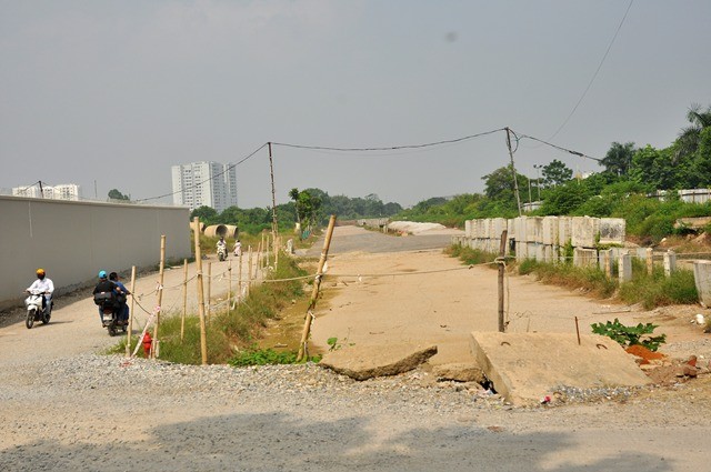 Anh: Ngon ngang tren tuyen duong doi bang 180ha dat 