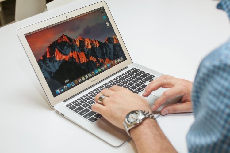 Nhung chiec MacBook Pro cua Apple vua dat vua te hai nhu the nao?