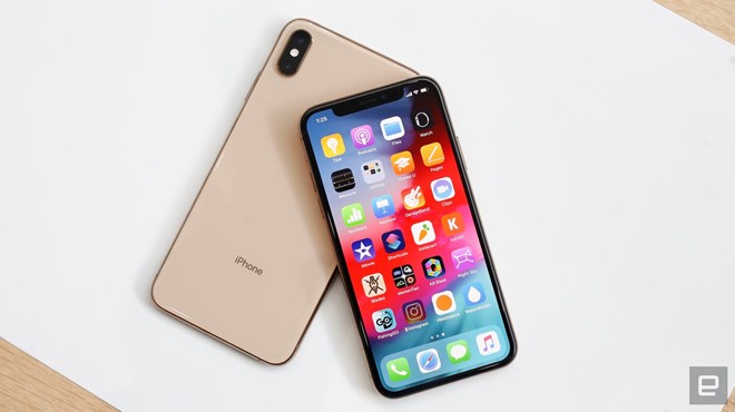 Chua ve Viet Nam, iPhone XS va XR xach tay da loan gia-Hinh-2