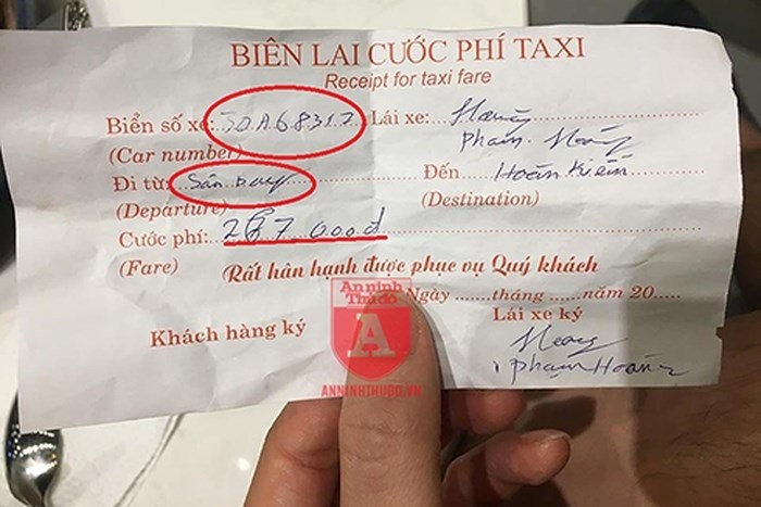 Di 2km, khach Nhat Ban bi taxi 