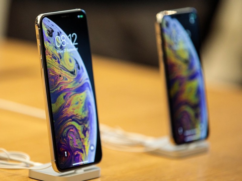 9 ly do nen mua iPhone XS chu khong phai la iPhone XS Max-Hinh-2