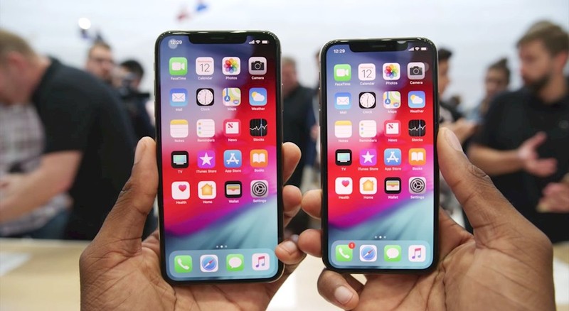 9 ly do nen mua iPhone XS chu khong phai la iPhone XS Max