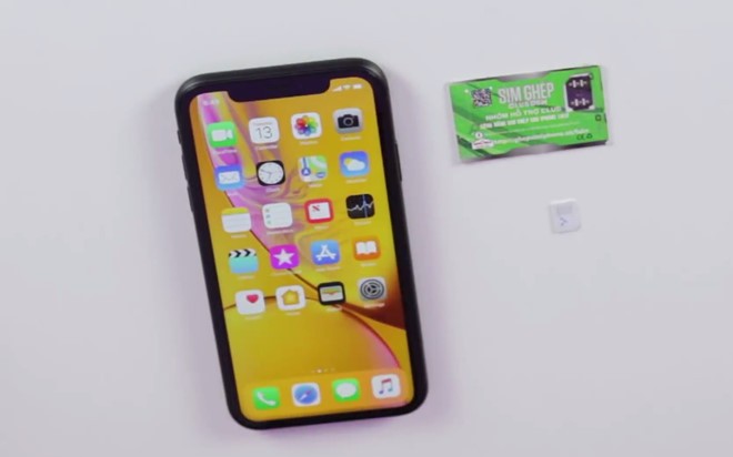 iPhone XR khoa mang ve Viet Nam: Gia cao, it nguoi quan tam