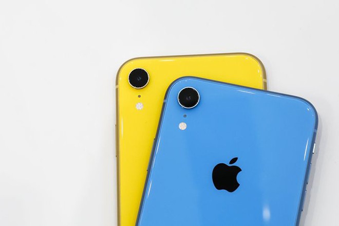 Cach iPhone XR tro nen vo doi khien nhieu nguoi bat ngo