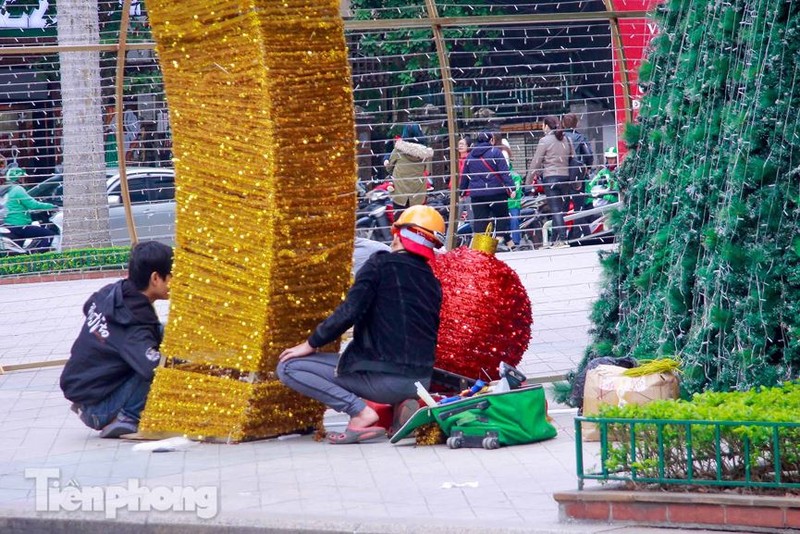 Cao oc Ha Noi tran ngap khong khi Giang sinh-Hinh-8