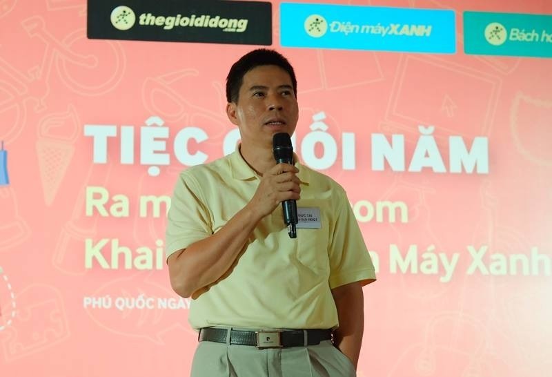 Tai sao TGDD cua ong Nguyen Duc Tai “lang le” dong cua vuivui.com?