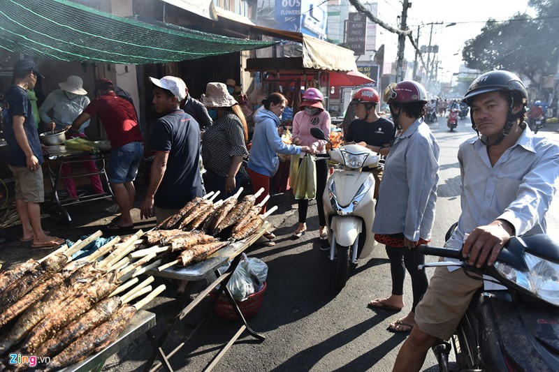 Nuong 3.000 ca loc, van khong du ban ngay Than Tai-Hinh-6