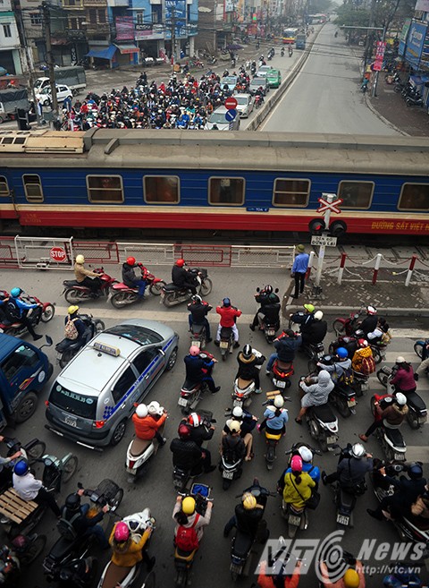 De xuat chuyen ga Ha Noi khoi trung tam thanh pho