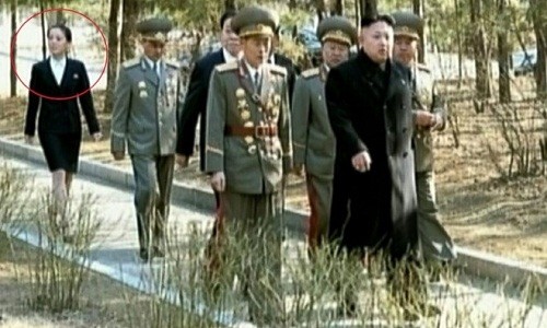 Em gai Kim Jong-un xuat hien sau gan 2 thang biet tam