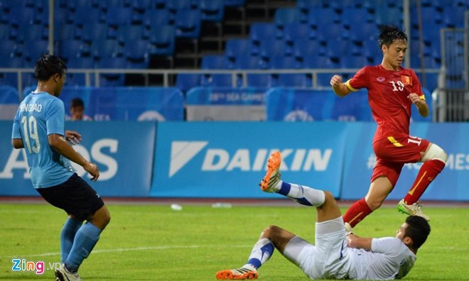 U23 Viet Nam 1-0 U23 Lao: Thanh Hien sam vai nguoi hung-Hinh-3