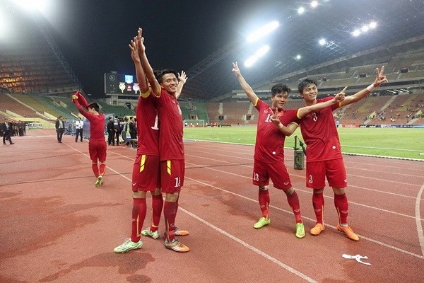 Tinh ban dep giua Ngoc Thang va Tan Tai cua U23 VN