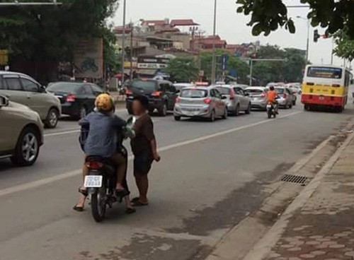 Xon xao phu nu cam kim tiem an cuop o Ha Noi-Hinh-2