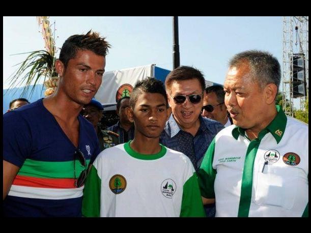 Chan dung ong em Indonesia cua Cristiano Ronaldo-Hinh-5