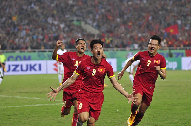 HLV Miura tro lai Viet Nam chuan bi dau voi Man City-Hinh-2