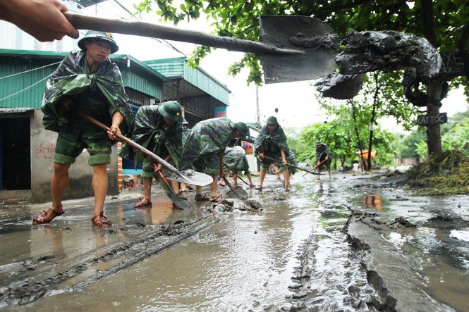 Mua lu o Quang Ninh: Nhung hinh anh dau long khi nuoc rut-Hinh-11