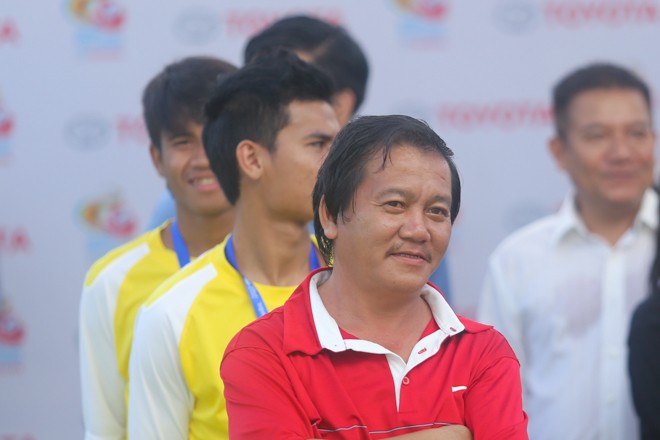 HLV Viet Nam dan dat U19 Lao tai giai U19 DNA 2015