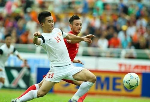 Lo la phut cuoi, U21 Viet Nam thua U21 Singapore cay dang