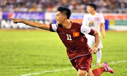 HLV Miura goi Lam Ti Phong thay Huy Toan chan thuong-Hinh-2
