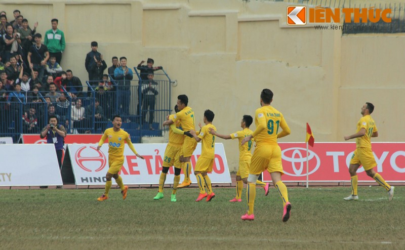Thanh Hoa 3-0 Ha Noi T&amp;T: Mo man V.League hoanh trang-Hinh-2
