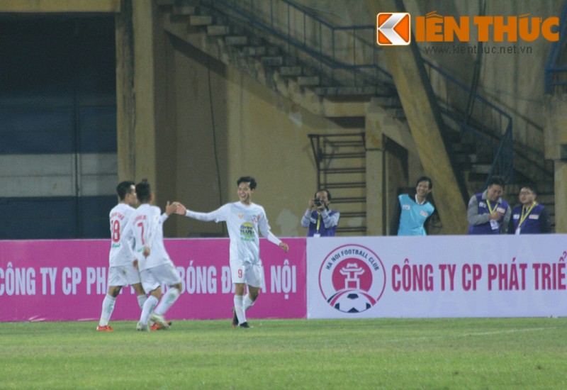 Ha Noi 0-5 HAGL: Ngoi dau bang V.League cua bau Duc-Hinh-9