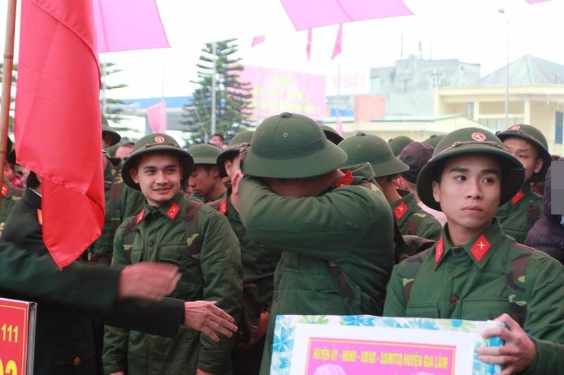 Nhung cai nam tay, nu hon cam xuc trong ngay nhap ngu 2016-Hinh-10