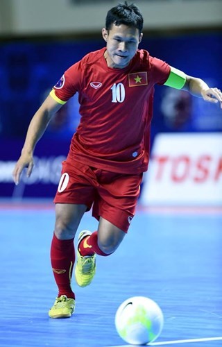 A Day Roi: Tuyen thu Futsal Viet Nam dam dam chay mau mom tro ly HLV-Hinh-6