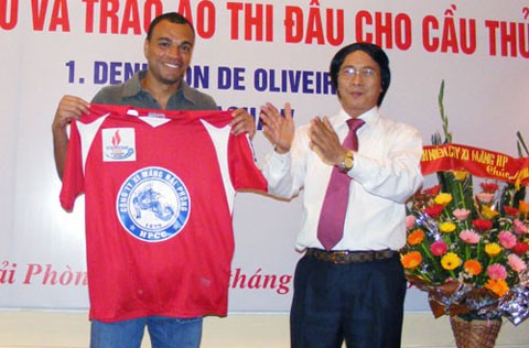 Nhung ngoai binh V.League huong luong cao nhat