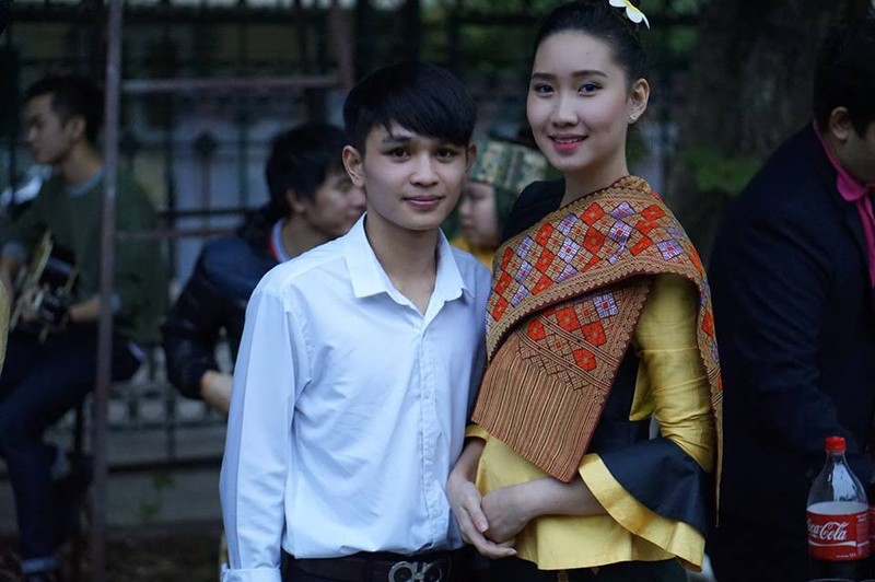 Nu sinh nguoi Lao goc Viet la hot girl truong Ngoai giao-Hinh-6