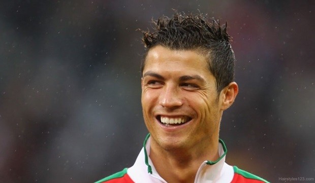 Nhung kieu toc di cung nam thang cua sieu sao Cris Ronaldo-Hinh-8