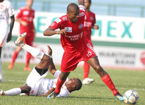 10 chan sut ngoai khet tieng trong lich su V.League-Hinh-2