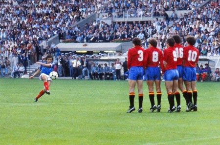 Huyen thoai Michel Platini va VCK Euro 1984 kho quen-Hinh-10