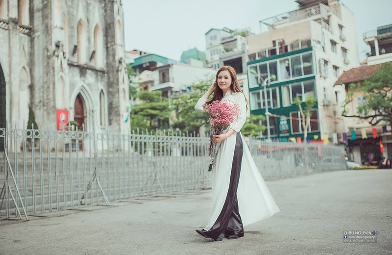 Thieu nu Sai thanh dao pho Thu do trong ta ao dai-Hinh-2