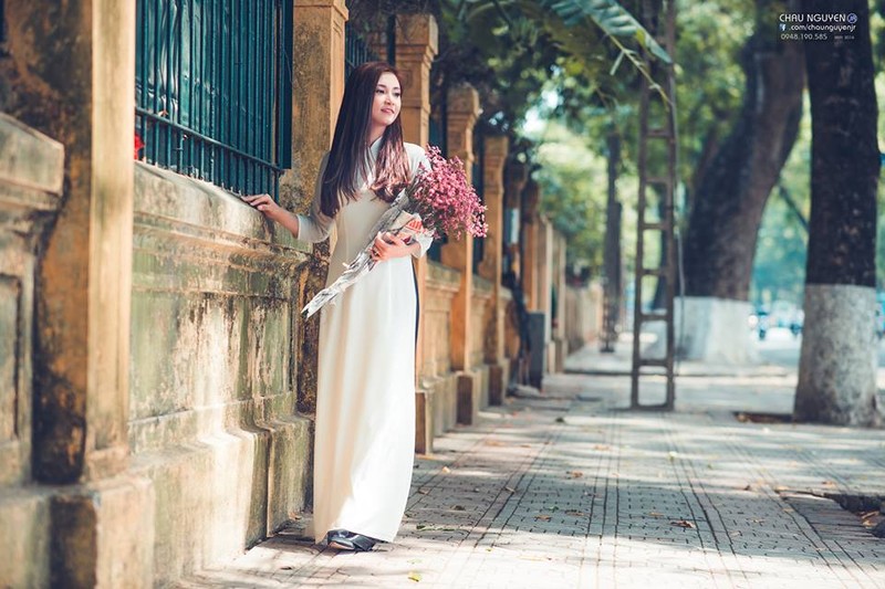 Thieu nu Sai thanh dao pho Thu do trong ta ao dai-Hinh-7