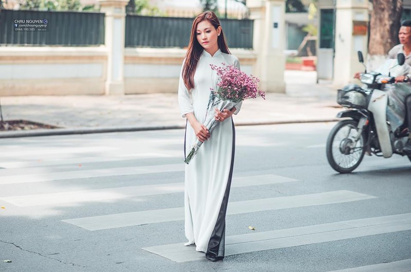 Thieu nu Sai thanh dao pho Thu do trong ta ao dai-Hinh-8