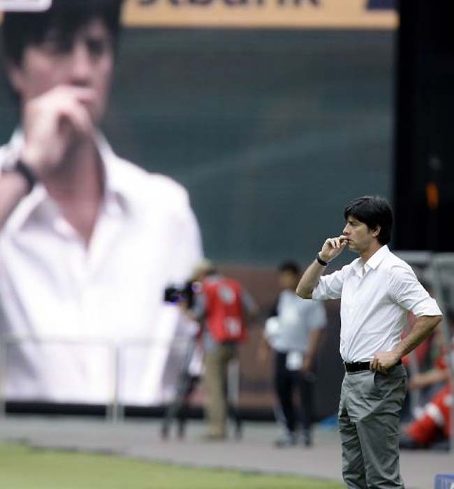 Do mat voi nhung hanh dong la cua HLV Joachim Loew-Hinh-8