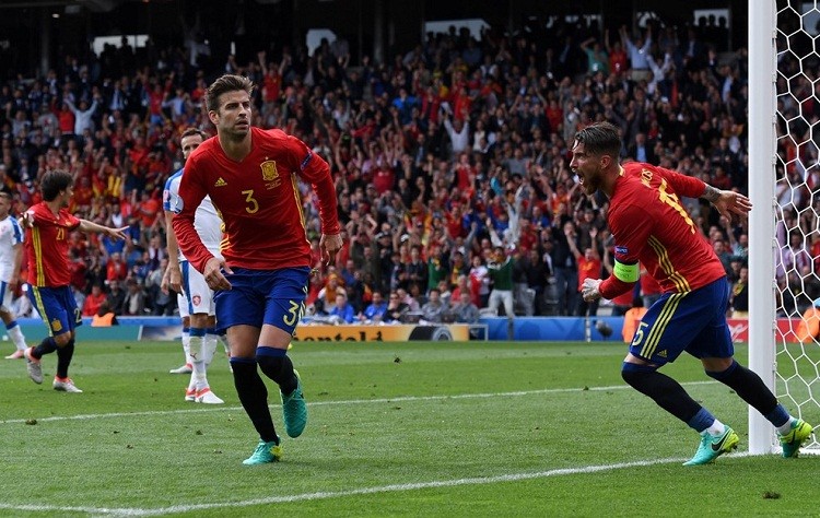 Anh Euro 2016 Tay Ban Nha 1 - 0 Czech: Pique pha 