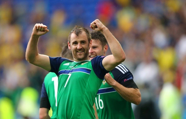 Anh Euro 2016 Ukraine 0-2 Bac Ireland: Chenh lech dang cap-Hinh-11