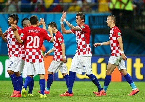 Euro 2016 Croatia - CH Czech: Modric pham chat nhac truong