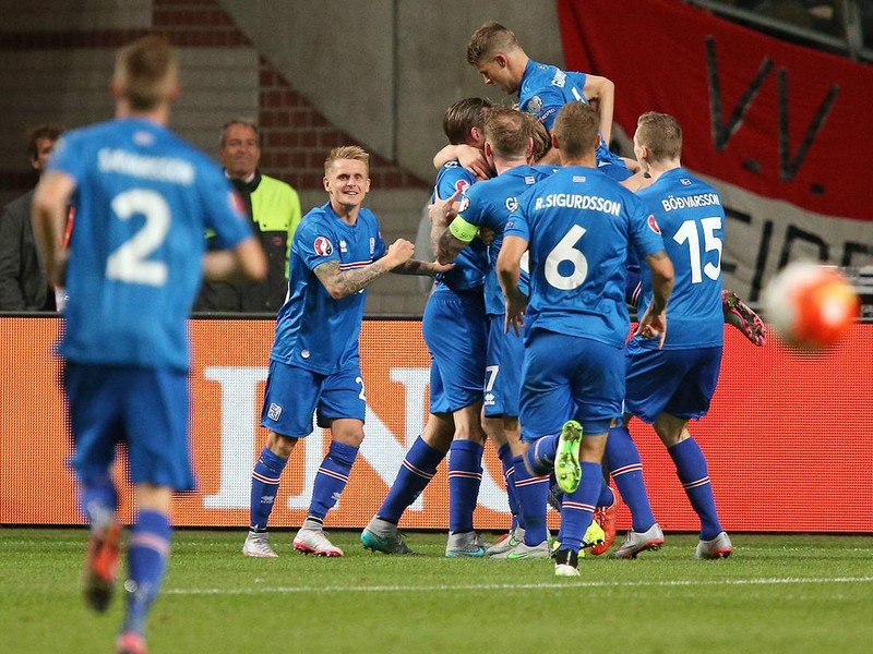 Euro 2016 Iceland - Hungary: Canh cua vong loai mo rong-Hinh-2