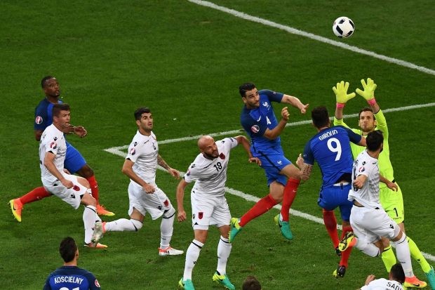 Euro 2016 Romania - Albania: 3 diem va tam ve di tiep-Hinh-2