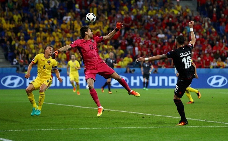 Anh Euro 2016 Romania 0 - 1 Albania: Tieng noi cua ke 