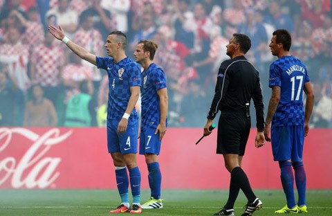 Euro 2016 Croatia - Tay Ban Nha: Nam tay nhau vao vong loai-Hinh-2