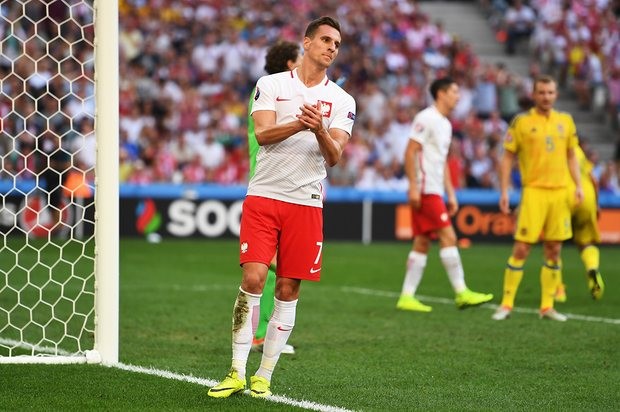 Anh Euro 2016 Ukraina - Ba Lan: Blaszczykowski tien doi thu ve nuoc-Hinh-13